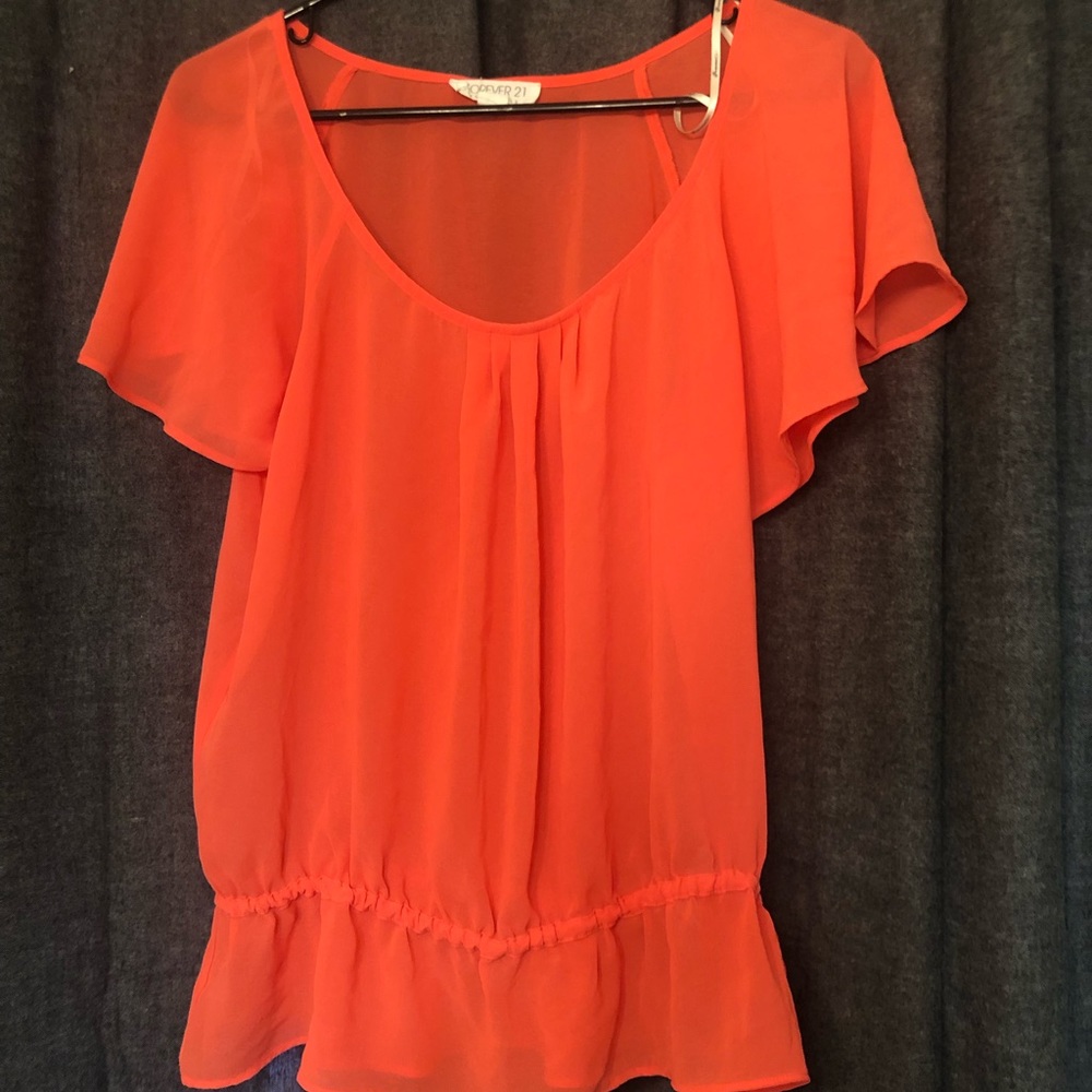 🔵Flowy, sheer hot pink top